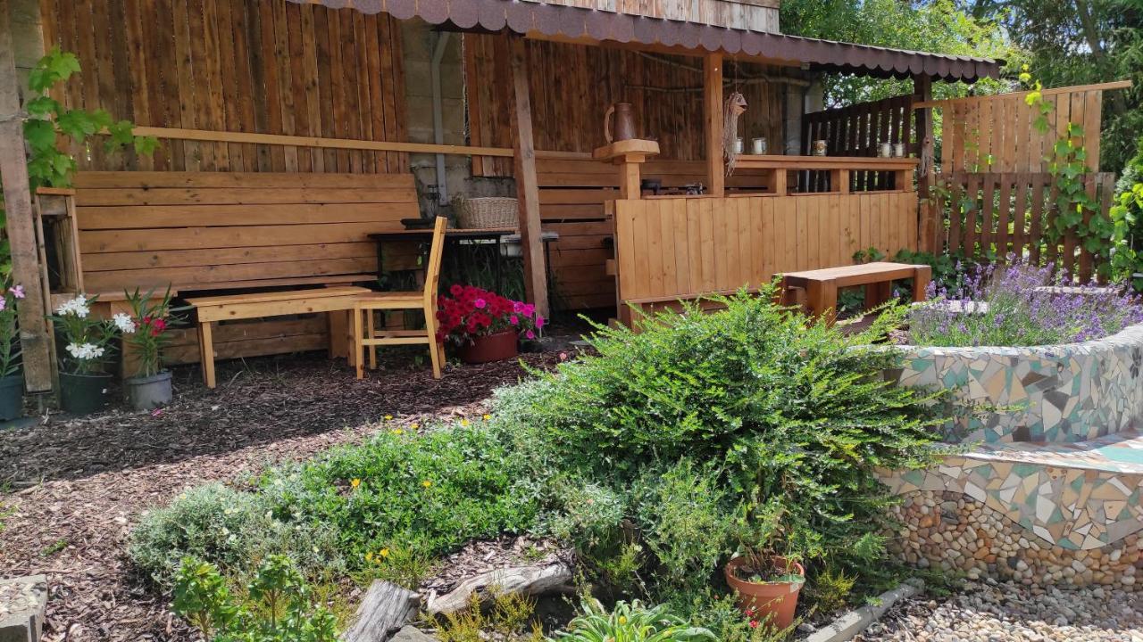 Apartmany Sharka -Sarka Justrova ジェチーン エクステリア 写真